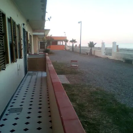Trilocale Piano Terra Direttamente Sulla Spiaggia Casa vacanze *